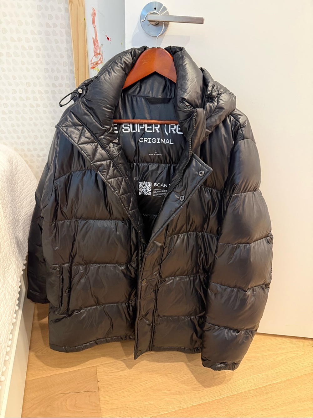 Aritiza the super (re)puffer black high shine